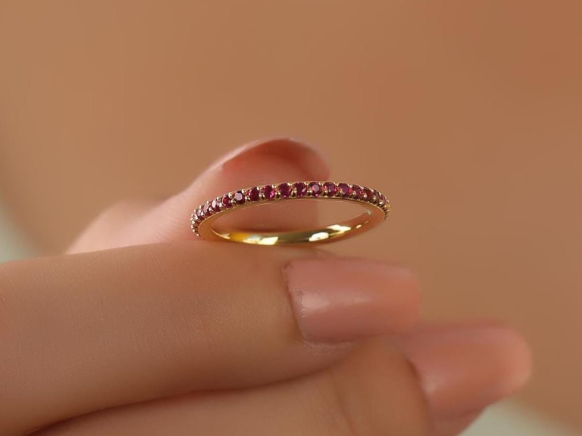 Garnet Birthstone Full Eternity Stacking Ring, Dainty 14K Gold January Birthstone Ring, Modern Everyday Stacking Ring, Custom Mom Ring Gift