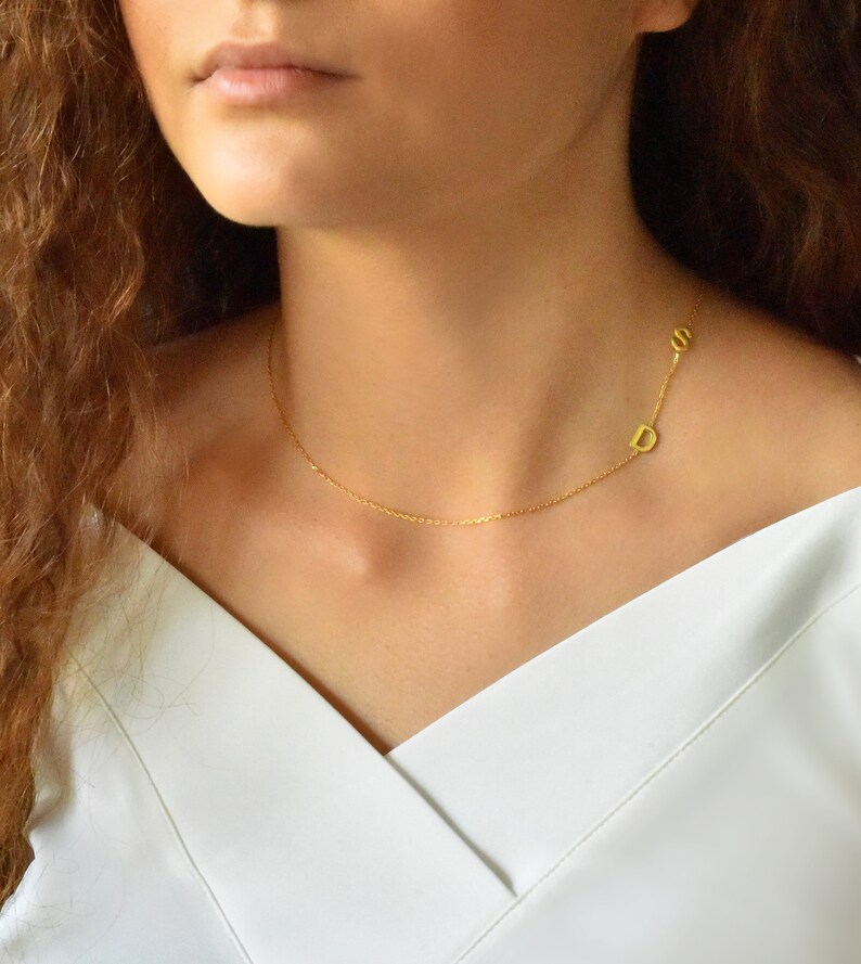 Minimal Accessories Necklace Personalized Custom Letter Necklace Letter Jewelry Girl Mom Gift Jewelry Tiny Sideways Letter Name Jewelry