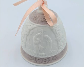 Lladro 1991 Porcelain Christmas Bell Ornament 5803 Campanita Navidad Retired
