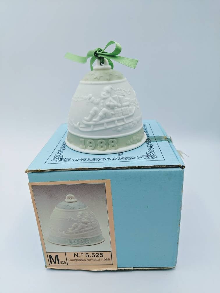 Lladro 1988 Porcelain Christmas Bell Ornament #5.525 Campanita Navidad Retired