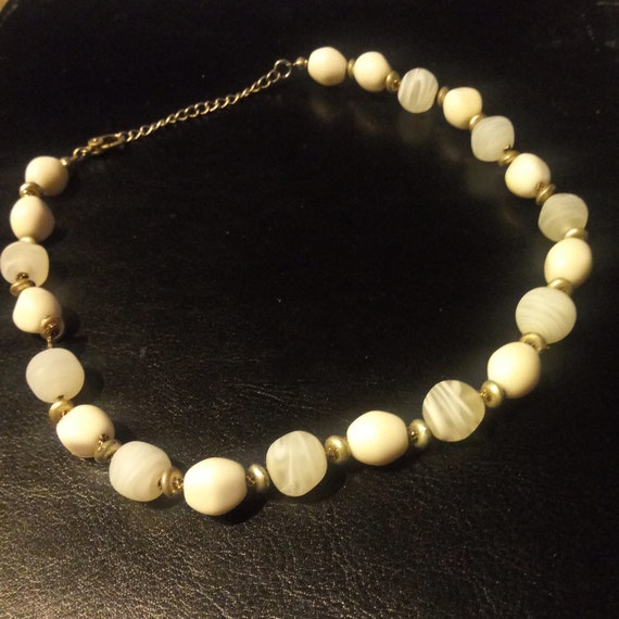 Vintage MONET Solid White and Translucent Swirls … - image 4