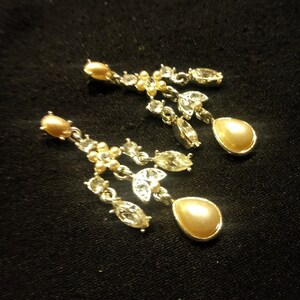 OLD  HOLLYWOOD GLAMOUR  Signed Faux Pearl and Crystal Dangle Drop Earrings in Silver Tone for Pierced Ears