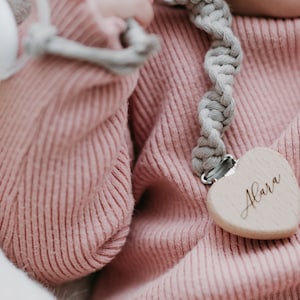 Pacifier chain/Macramee pacifier chain/personalized pacifier chain/clip with engraving/gift for birth/pacifier chain with name/Macrame