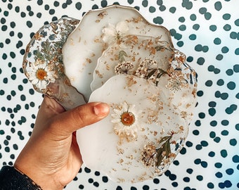 Coasters | Geode | Dried Press flowers| Floral | Drink Coaster | Kitchen | Agate | Milky Coasters | Decor | Table Decor | housewarming