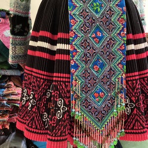 Hmong hand cross stitch embroidery fabric vintage 5,7 inches x 17 inches (Y200