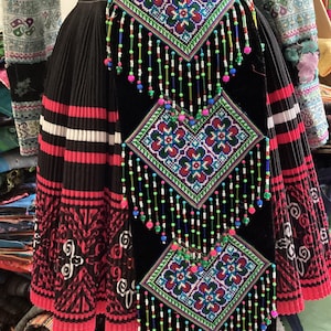 Hmong hand cross stitch embroidery fabric vintage 7 inches x 19,5 inches (Y202