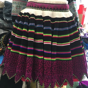 Hmong skirt vintage ( V20)