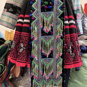 Hmong hand cross stitch embroidery vintage 7,4 inches x 22,5 inches (Y203