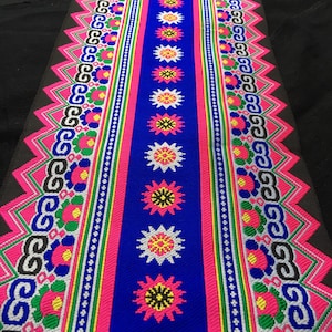 20cmx1 yard Hmong fabric ribbon (D130)