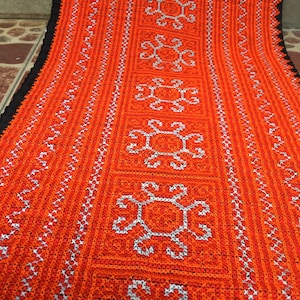 RARE 15.5”x4 yards Hmong hand cross stitch embroidery fabric vintage ( 755C)