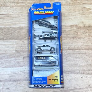 Hot Wheels Police Force Gift Pack 17461 5 Car Set SWAT Van 1997 Vintage Sealed