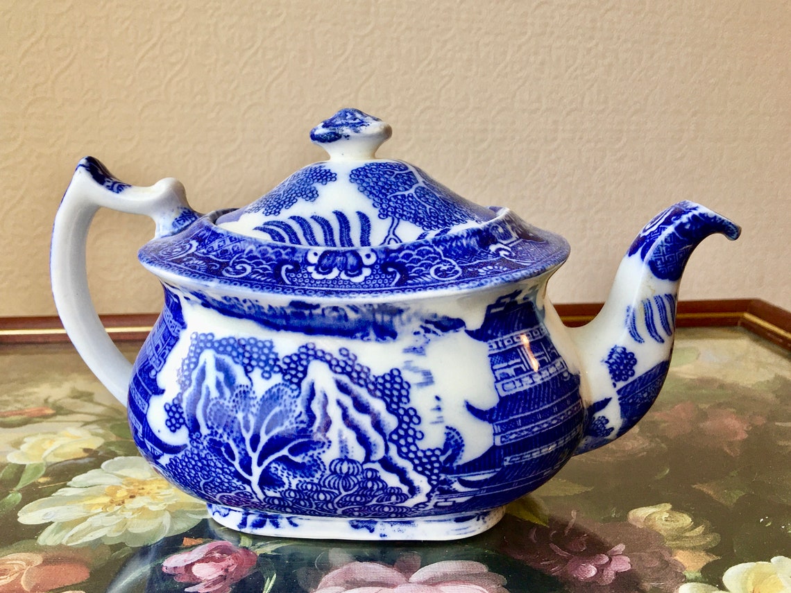 Vintage Blue and white willow pattern teapot 2 cups Etsy