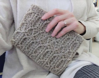 bustina in lana con zip, pochette porta gioie