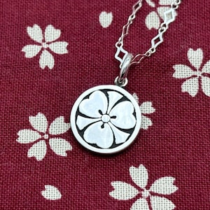 ken katabami kamon pendant necklace,sterling silver,made in japan,kimono jewelry,japanese fashion for women,men,style,japanese gifts