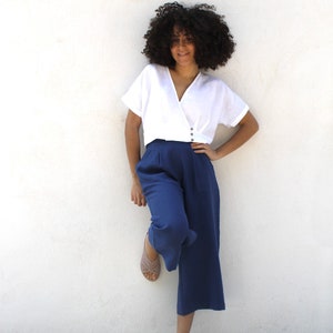 Linen crop top //ISABELLA linen crop top //Linen top //Linen crossed top//Linen top with V-neckline image 6