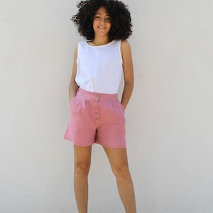 Linen shorts//Linen shorts RENE//pink shorts//buttoned shorts//pocket shorts// image 2