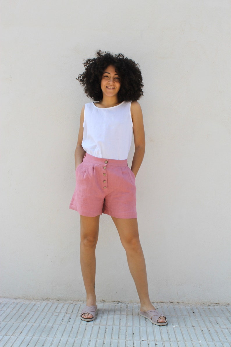 Linen shorts//Linen shorts RENE//pink shorts//buttoned shorts//pocket shorts// image 2