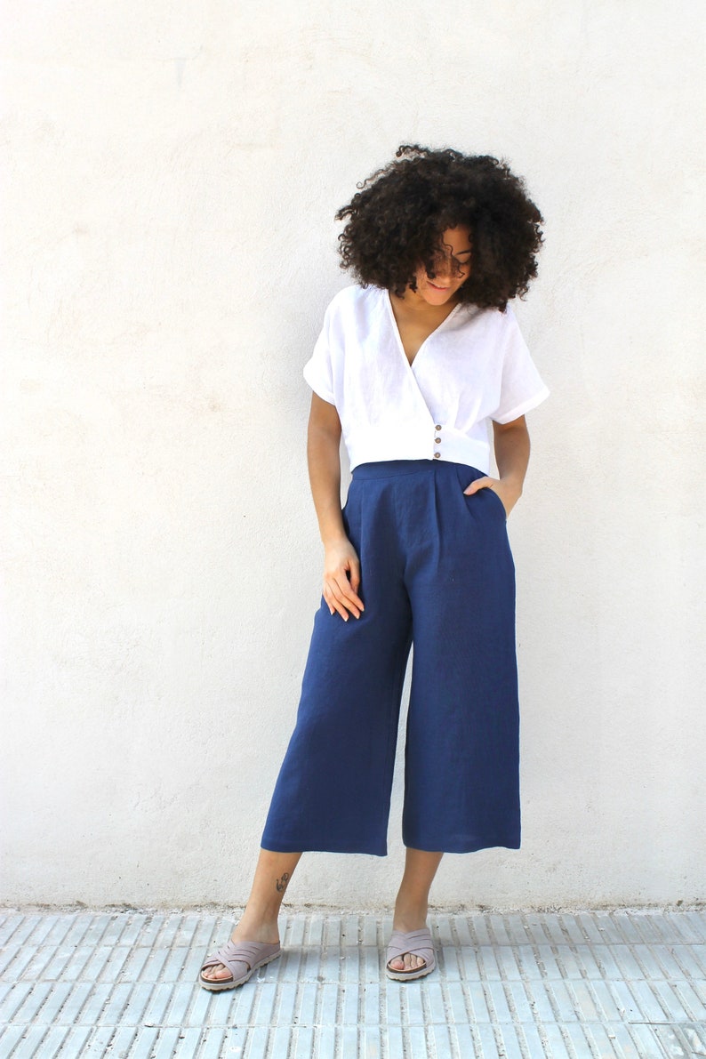 Linen crop top //ISABELLA linen crop top //Linen top //Linen crossed top//Linen top with V-neckline image 2