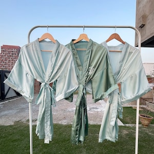 Embroidered robe, Satin Robes, Personalized Robes, Bridal Party Robes, Bride Robe Personalized, Bridesmaid Robes, Bride Robe, Kimono Robe