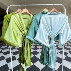 Smaragd Seidenrobe, Willst du meine Brautjungfer sein, hellblaue Brautjungfer Roben, Brautjungfer, die fertige Roben ist, Seidenkimono-Robe, Seidenkimono