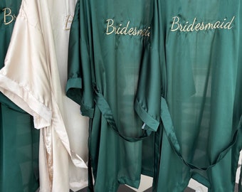 Gepersonaliseerde smaragdgroene zijde voorbereidingsgewaden voor bruidsfeest, champagnekleurige zijden kimonogewaad voor bruidsmeisje, grote maten zijden bruidsgewaad