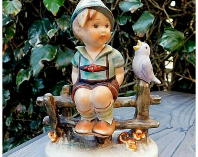 vintage figurine way side harmony boy. Hummel.