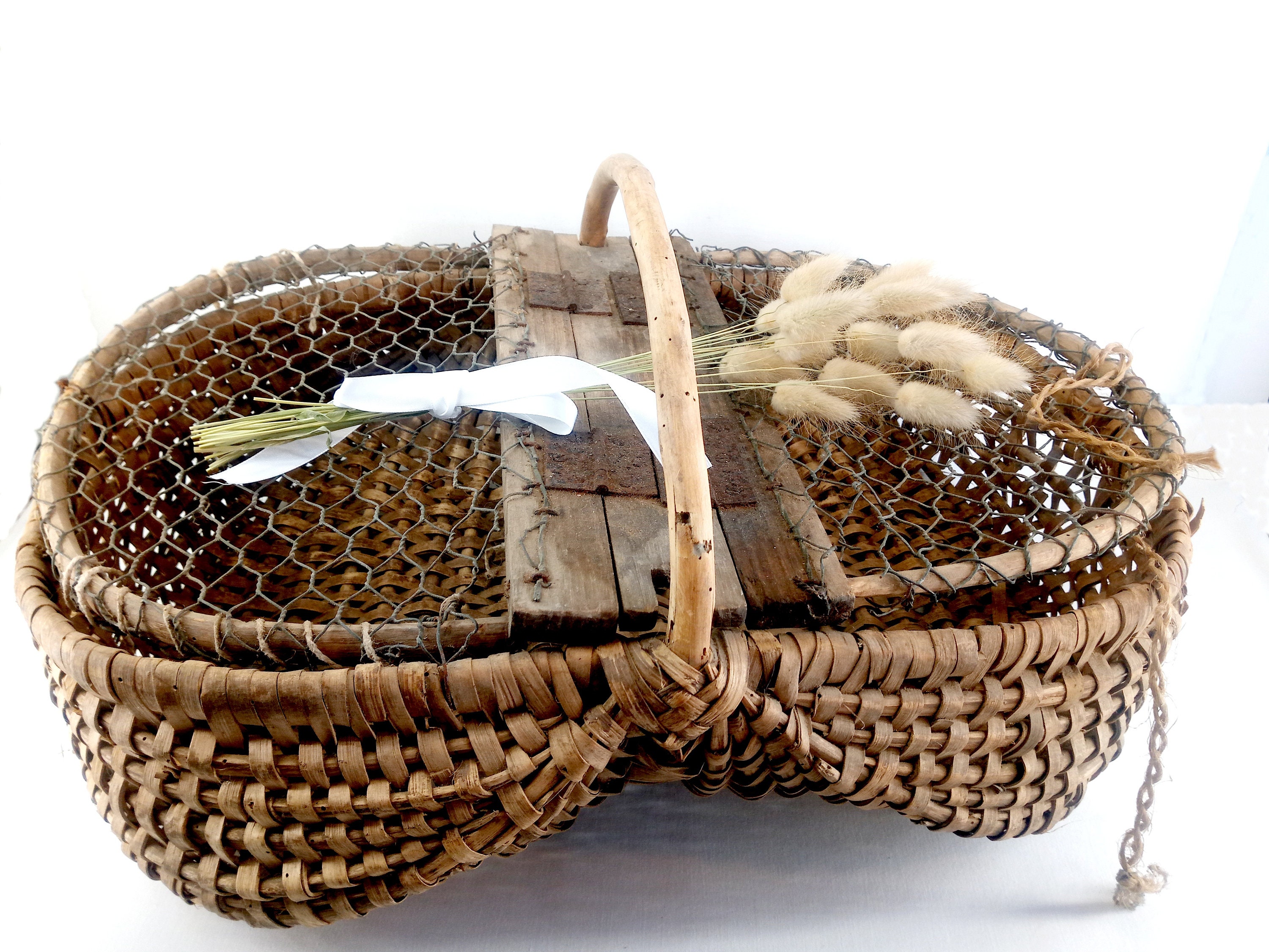 Antique Français Basket, Brown Color, Wicker & Wire Mesh, Handmade & Authentic Basket , Was Used To 