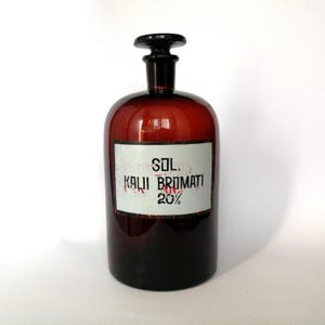 2L Labeled Amber Pharmacy Bottle with Cork Vintage. Medical Decor. Collectible pharmacy bottle.