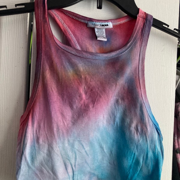nike tie dye crop top