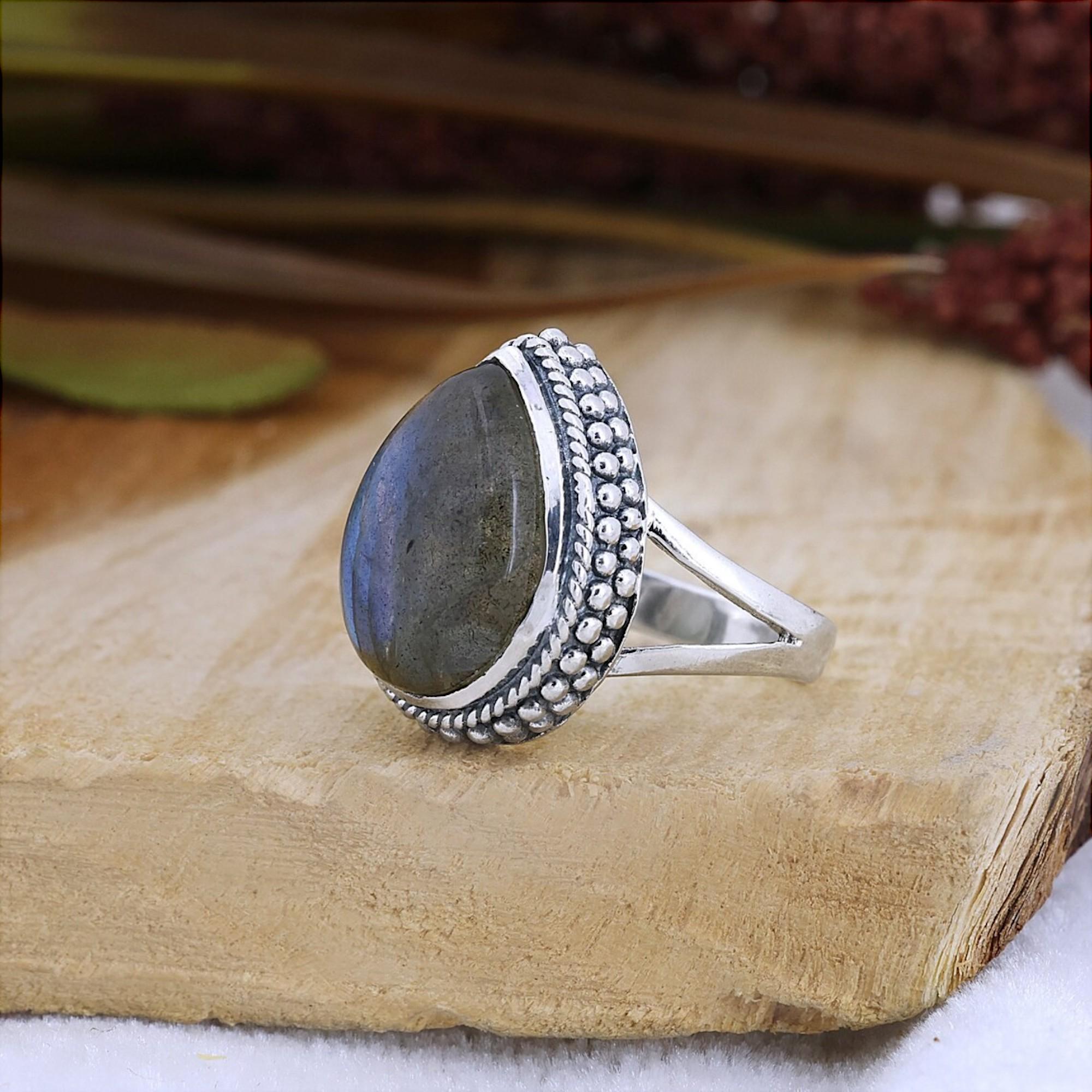 手作りのラブラドライトリング、結婚式に最適なボヘミアンスタイルの