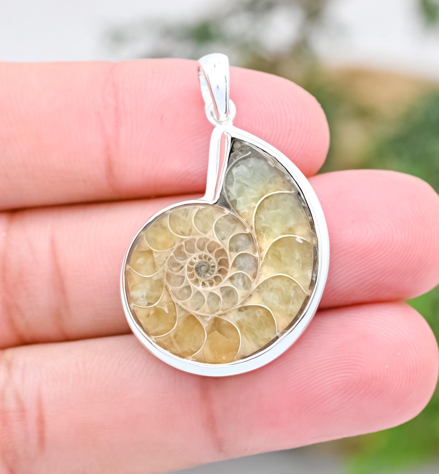 Acquista Ciondolo gioielli in argento sterling 925 fatto a mano con pietra preziosa pirite Druzy per il Ringraziamento in Italia a partire da 15 Acquista Ciondolo gioielli in argento sterling 925 fatto a mano con pietra preziosa pirite Druzy per il Ringraziamento in Italia a partire da 15