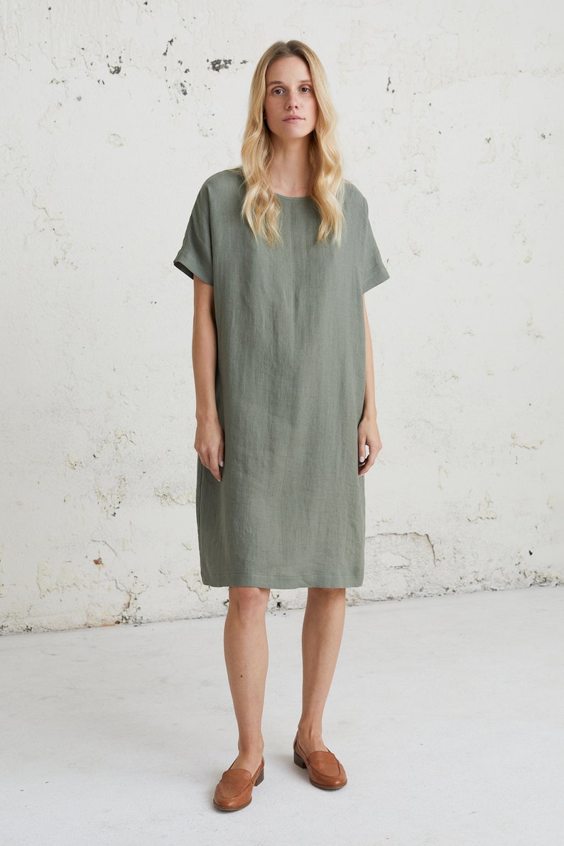 Moderne jurken uit het midden van de eeuw voor bruiloftsgast - Bescheiden moeder van de bruid-jurk met riem - Linnen zomerkleding voor elegante linnen looks afbeelding 6