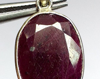 Natural Red Ruby Oval Shape Fashion Pendant Gemstone