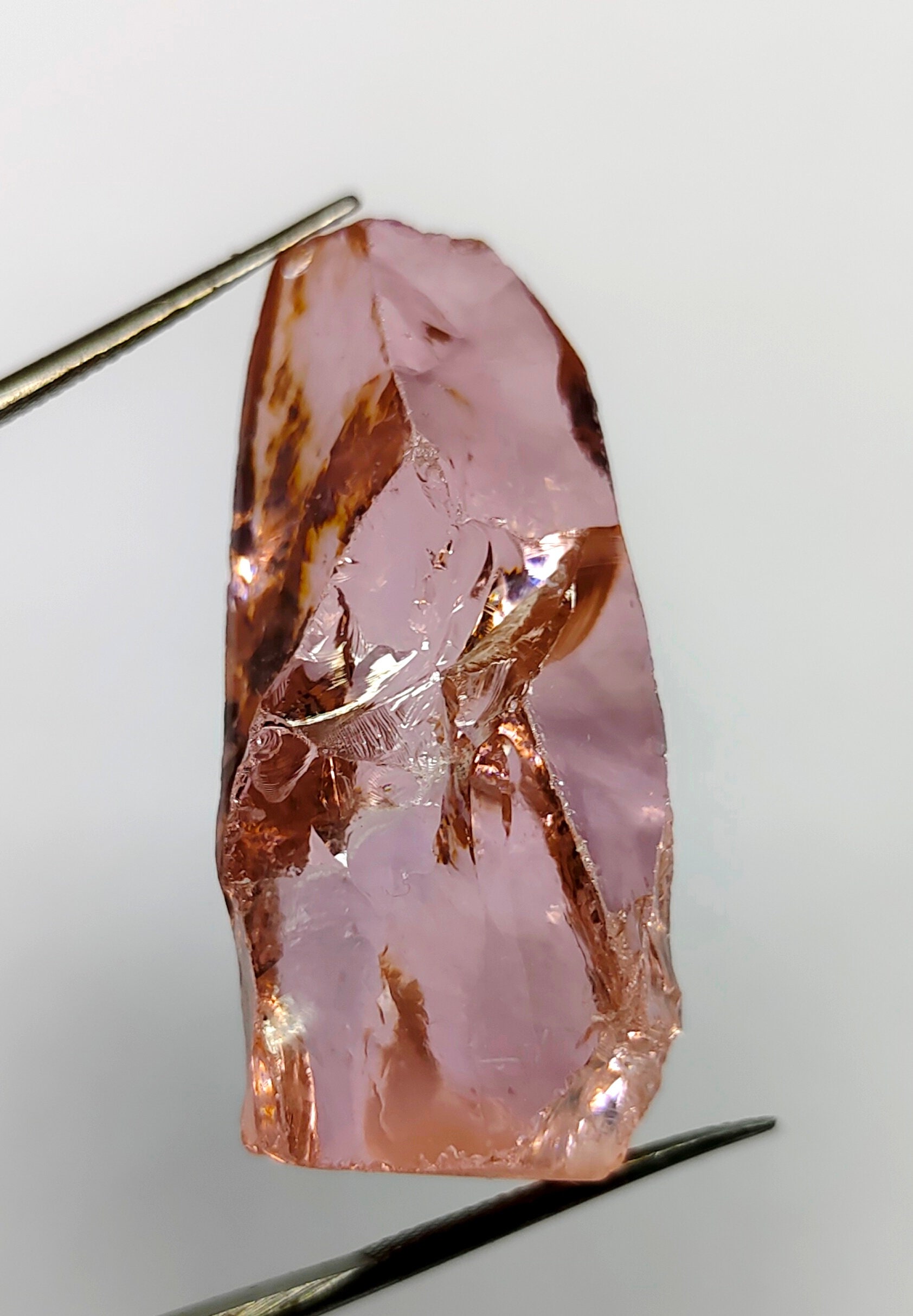 Zircon Rose Cambodgien Brut - Pierre Naturelle 242,7 Carats, Qualité Exceptionnelle !