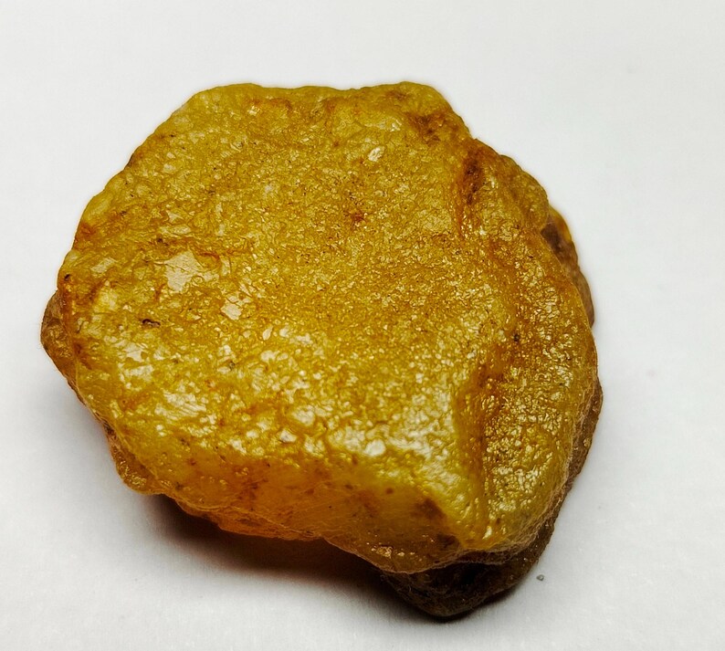 Natuurlijke ruwe edelsteen gele saffier: oorsprong uit Sri Lanka 98 CTS 28X26X11 MM