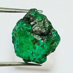 Natural Green Emerald Zambian Rough Loose Gemstone Genuine Emerald Zambian Green Rough Gemstone Christmas Gifts New Year Gifts Emerald W22
