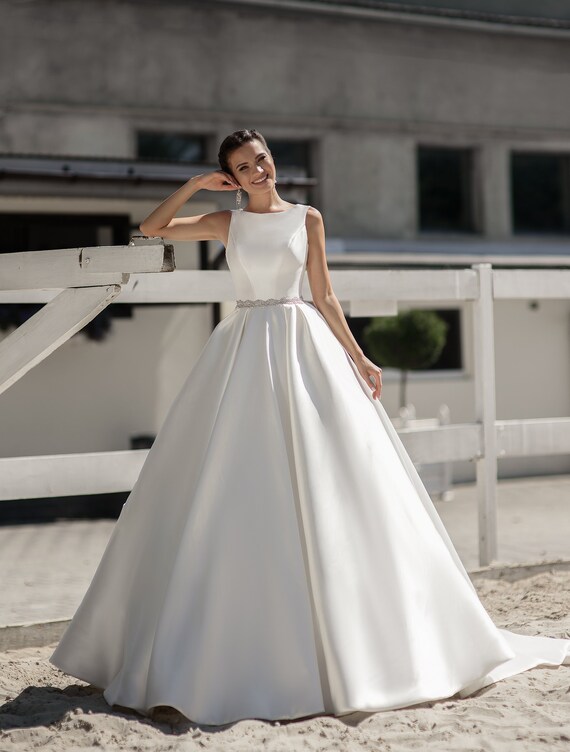 A-line Wedding Dress, Simple Wedding Dress, V-neck Wedding Dress, Wedding  Dress, Bridal Gown - Etsy UK