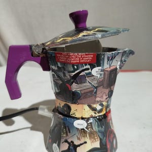 Lampada artigianale, Lampada da tavolo, Lampada caffettiera, Lampada Decoupage, Lampada fatta a mano, Lampada Design, Lampada fumetto