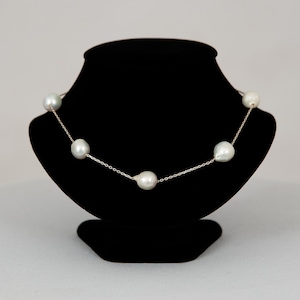 Baroque pearl necklace