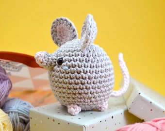 Mini crochet mouse, amigurumi mouse