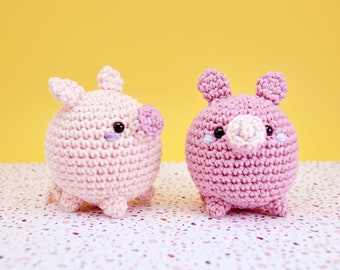 Small pink pig crochet plush, amigurumi pig
