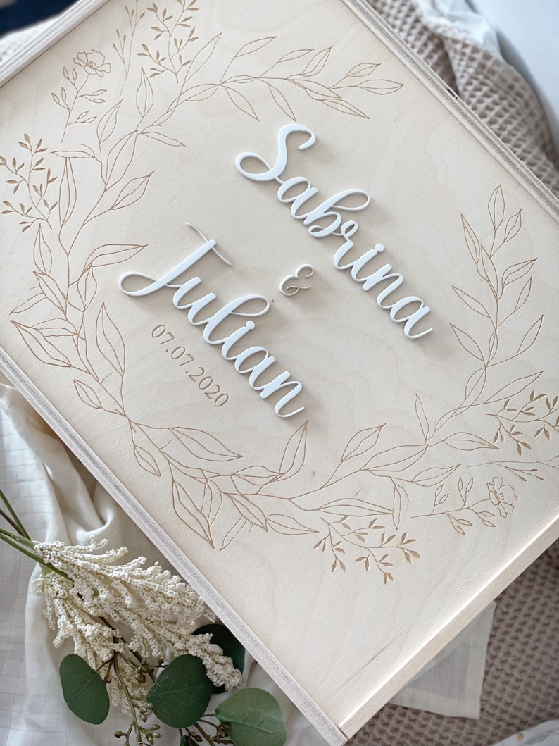 Erinnerungskiste zur Hochzeit für Brautpaar mit Namen Erinnerungsbox personalisiert Weihnachtsgeschenk Kiste Holz Hochzeitsgeschenk Bild 3