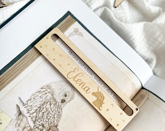 Ayuda de lectura con nombres de madera para niñas y niños