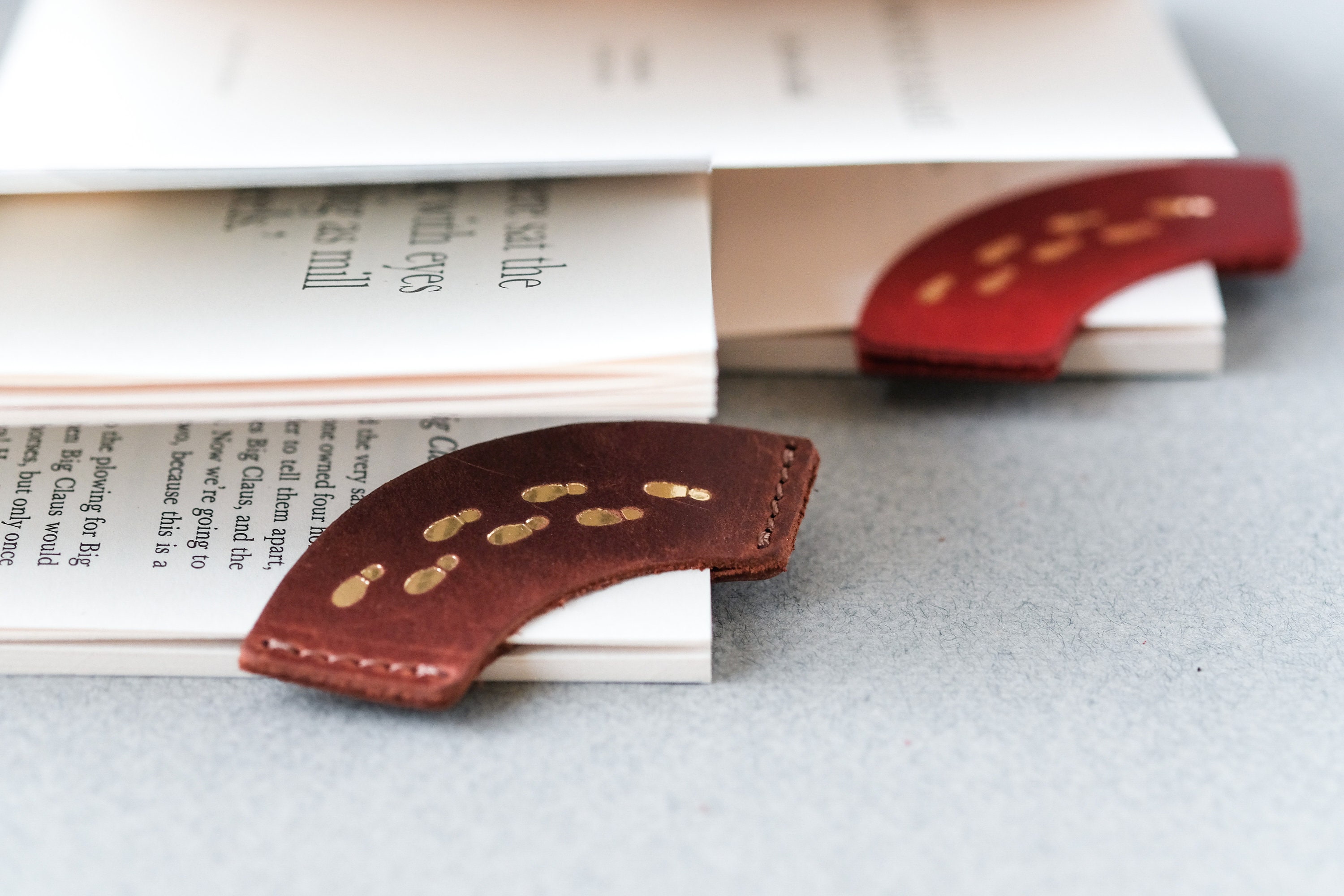 Leather bookmark,Personalized Leather Bookmark,Book Lover bookmark,Bookworm, Bookmark For Readers,Custom bookmark, corner bookmark