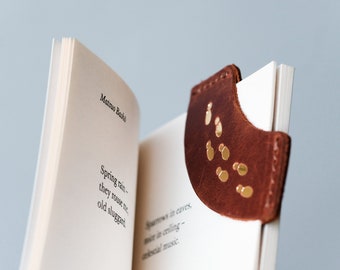 Leather bookmark,Personalized Leather Bookmark,Book Lover bookmark,Bookworm, Bookmark For Readers,Custom bookmark, corner bookmark