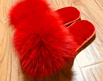 red faux fur slides