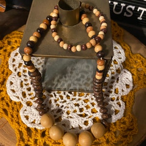 Wood beaded necklace, Wood beaded bracelet, Beaded jewelry set, Natural colors, Shades of browns, Aromatic beads, Diffuser necklace