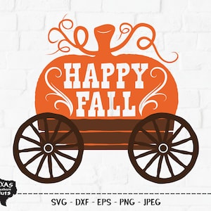 Puede incluir: Carro de calabaza naranja con las palabras "Happy Fall" en letras blancas. El carro tiene dos ruedas marrones con radios negros.