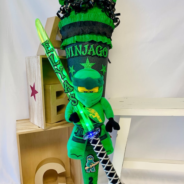 Schultüte Zuckertüte mit Ninjago Lloyd Plüschfigur Lichtschwert Wunschgröße