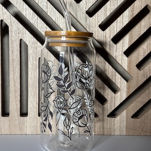 Flowers motif set glass with lid and straw, 500 ml drinking glass, can-shaped glass cups, iced coffee cups, lemonades, smoothies, cocktails
